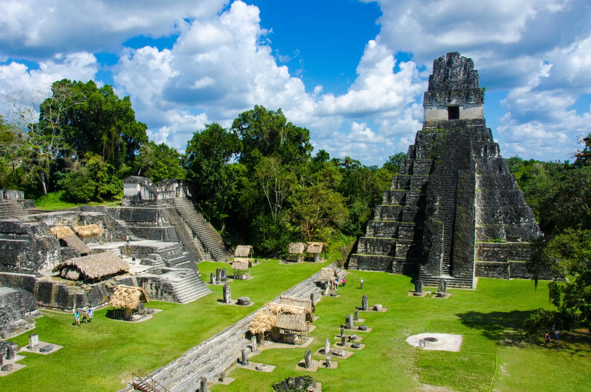 voyage aux amériques tikal ruines et les pyramides maya guatemala