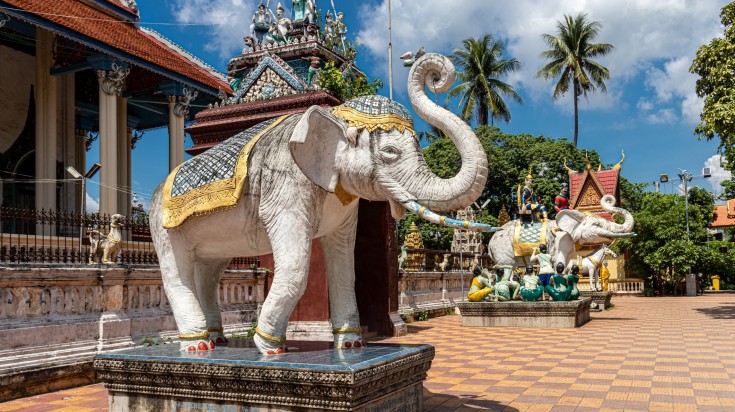 cambodge elephant statue