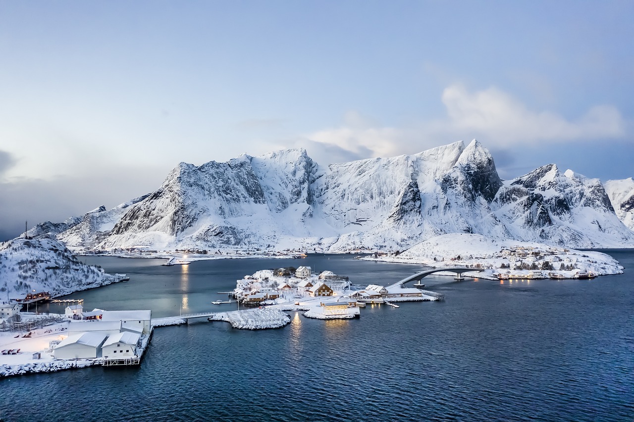 visiter les iles lofoten enneigées voyage norvege