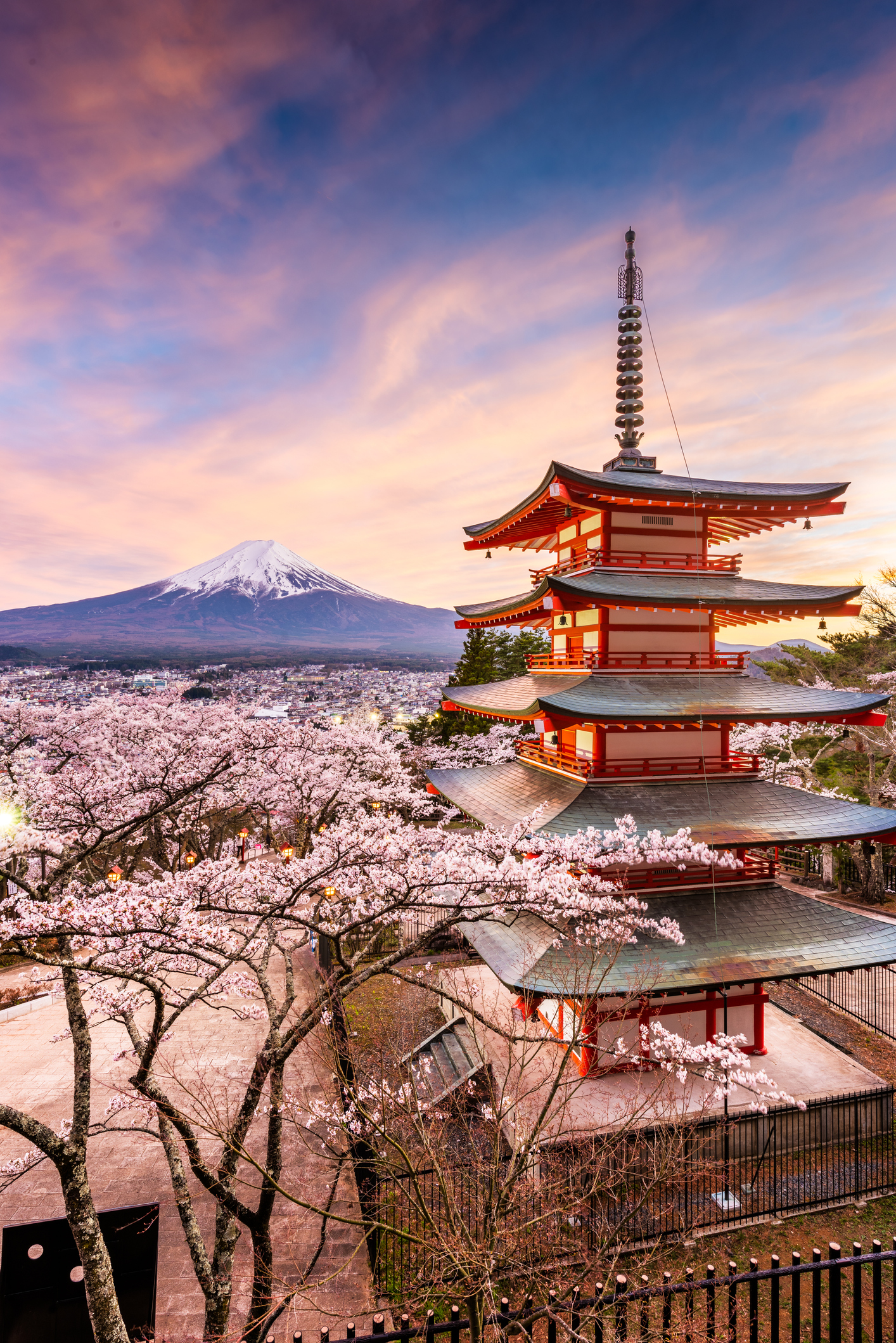 Fujiyoshida mont-fuji et pagode japon