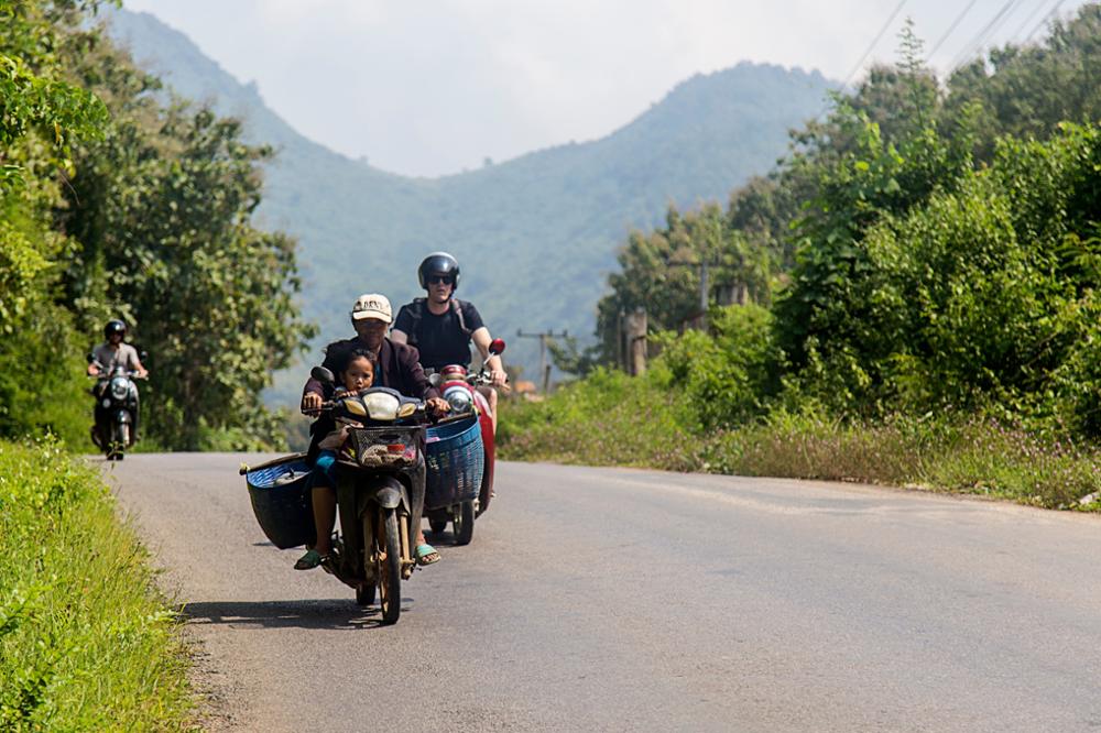 plateau bolovens en scooter au laos