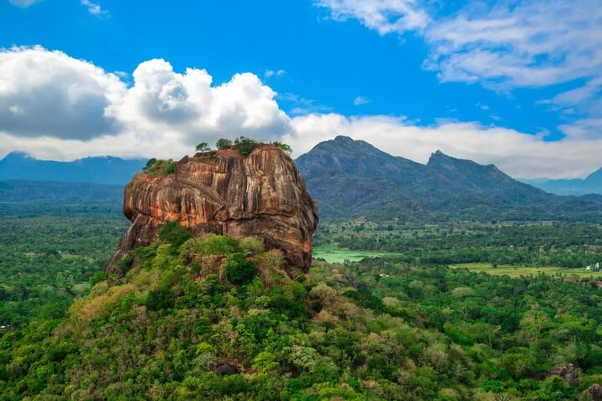 sigiriya voir rocher du lion au sri lanka