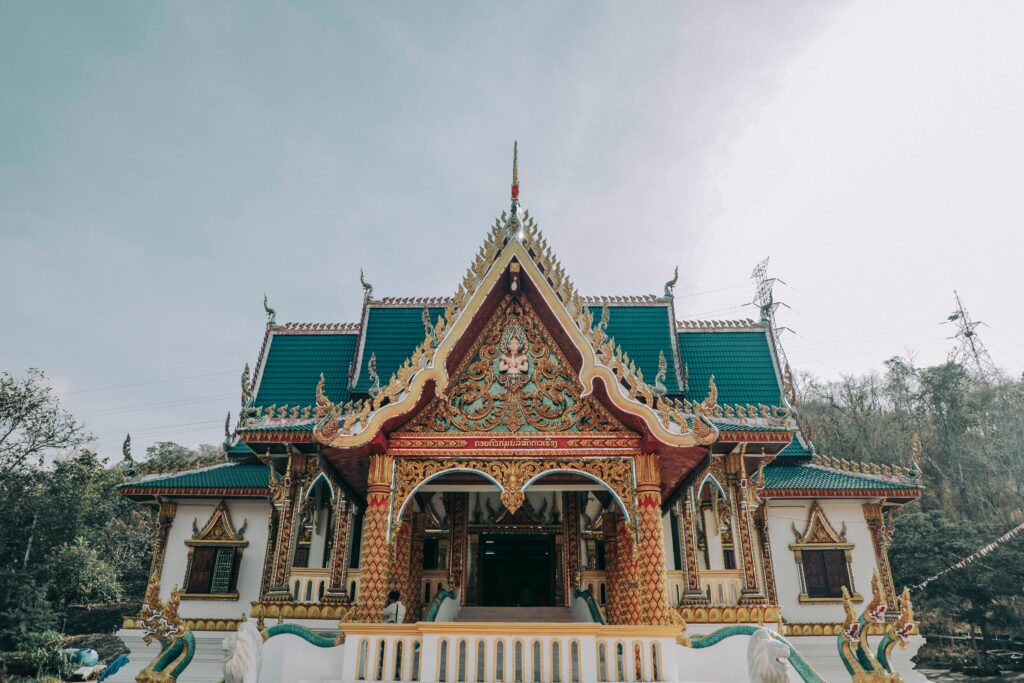 temple laos paksé et les 4000 iles au laos