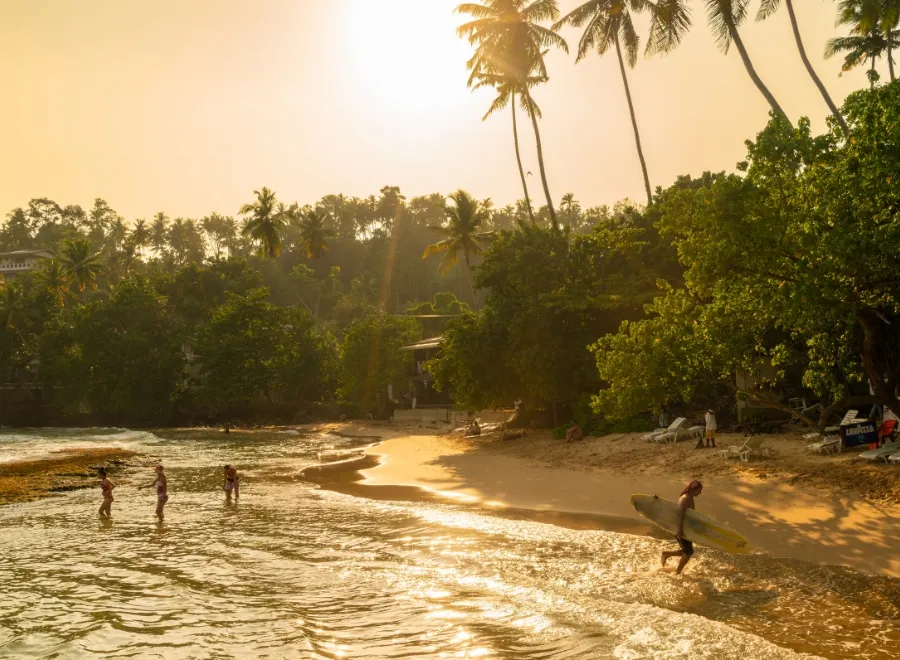 se détendre sur les plages de sable fin à Mirissa