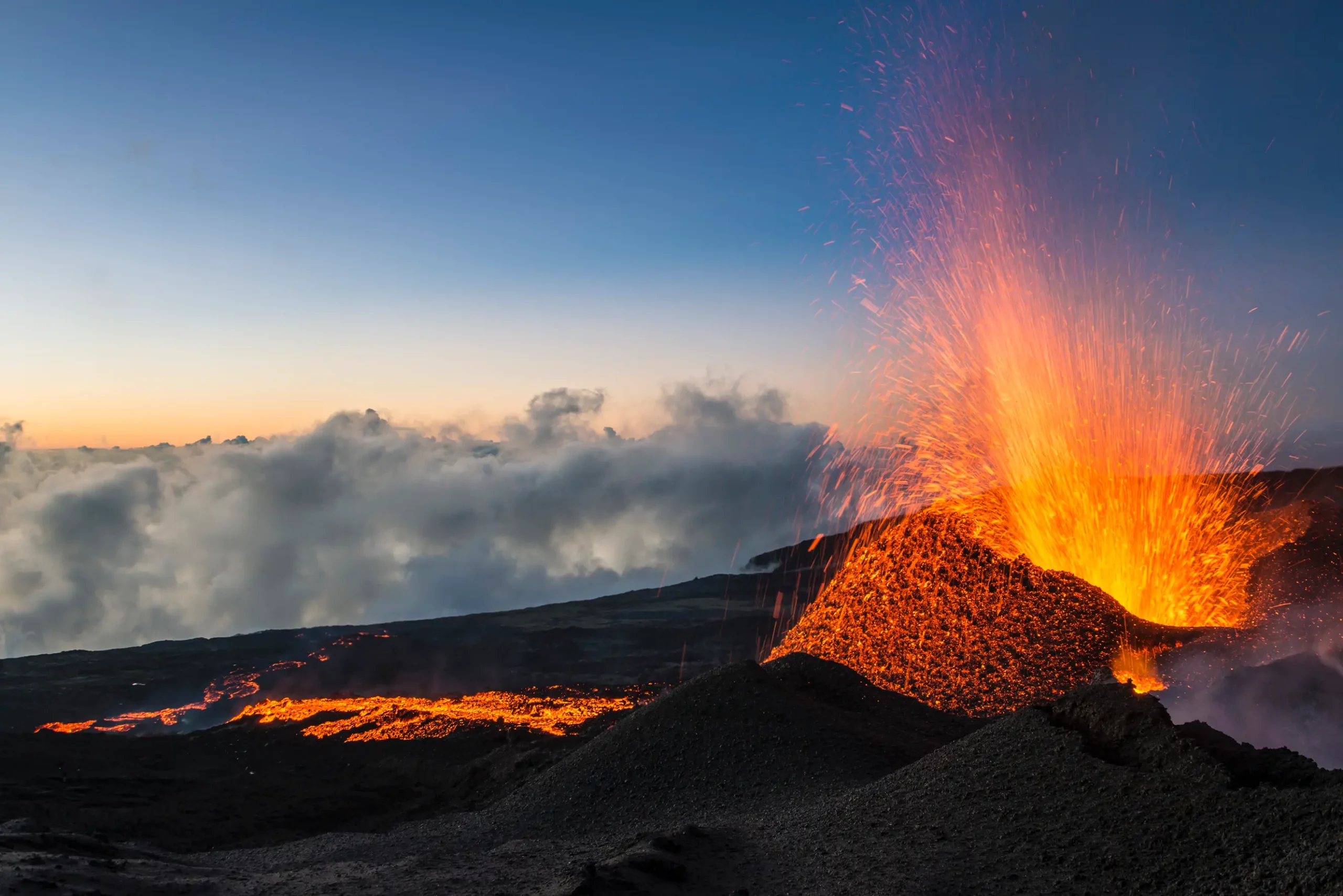 la Grande Traversée de la Réunion 7 Volcano_eruption_piton_de_la_fournaise_copyright Luc Perrot